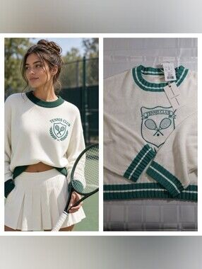 NWT moon & madison Ivory V-Neck Cropped Oversized Leisure Sweater. Ladies L